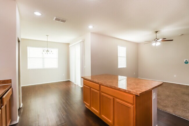 Building Photo - 4109 Sun Village Ct