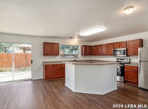 Building Photo - 742 Pinafore St