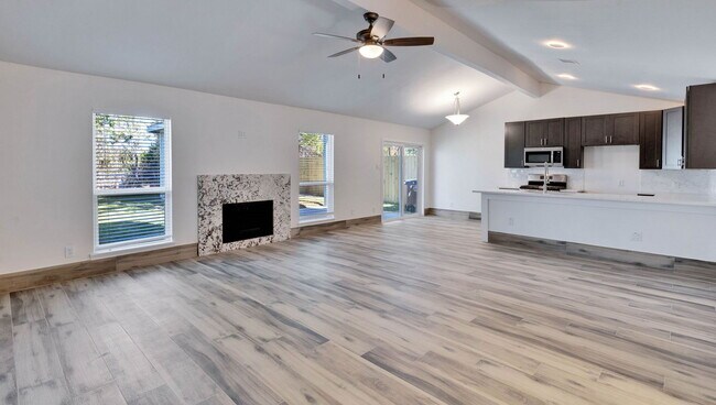 Building Photo - 8216 View Ridge Dr