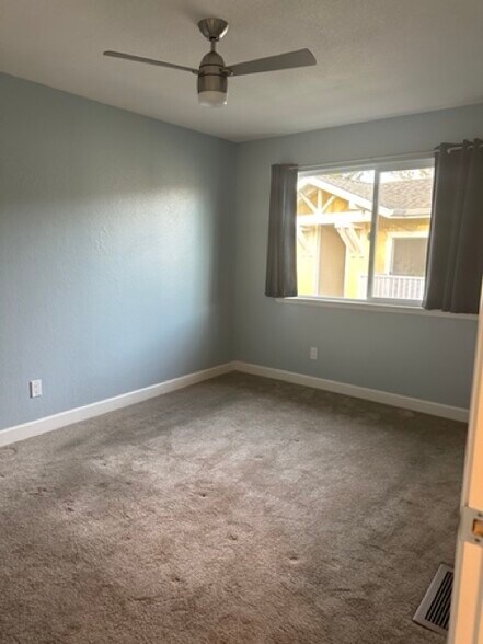 Building Photo - 755 14th Ave