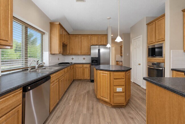 Building Photo - 3207 Hickory Knoll Dr