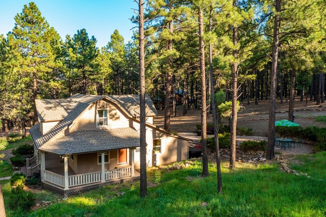 Building Photo - 4955 Hidden Hollow Rd