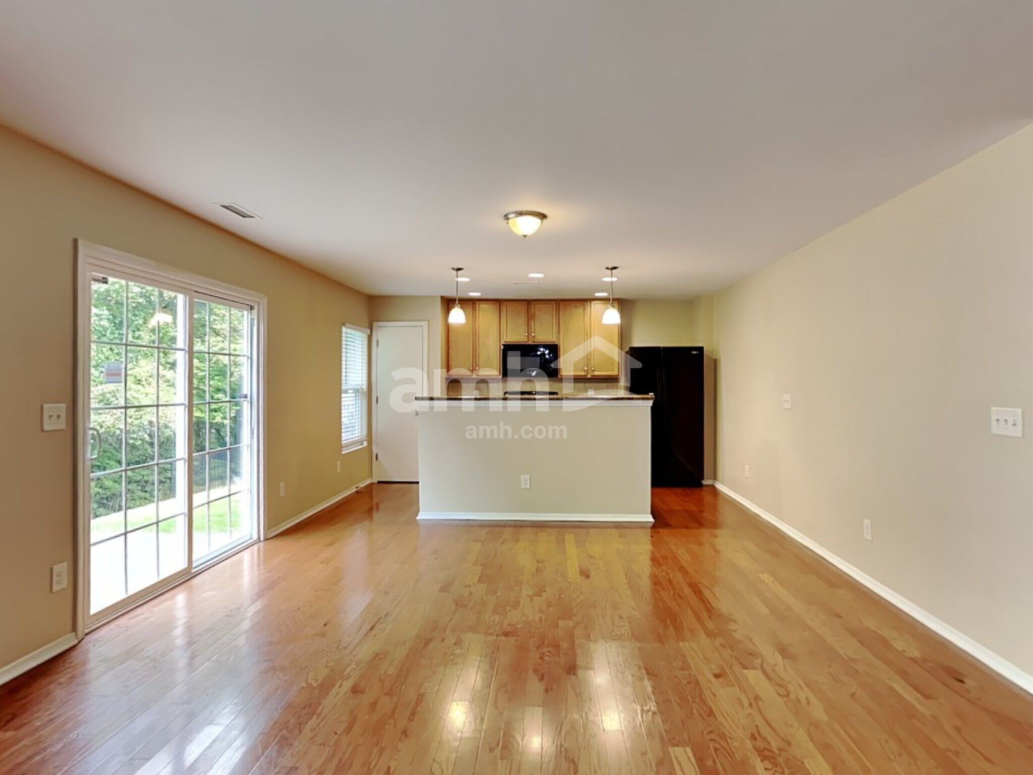 Building Photo - 252 Rowan Dr