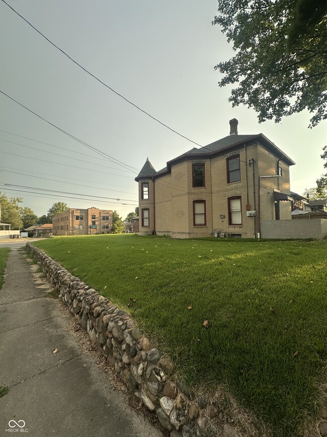 Building Photo - 4626 E Washington St