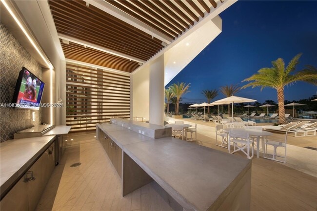 Building Photo - 16385 Biscayne Blvd