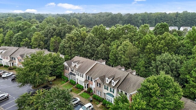 Building Photo - Spacious 3 story Townhome-Close to Downtown Raleigh- Renaissance Park-Available Now!
