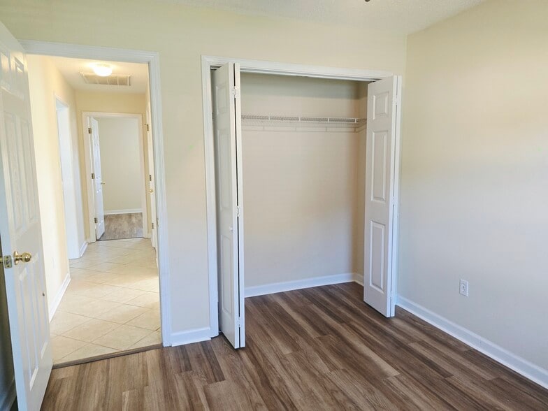 Building Photo - 111 Quarterhorse Dr