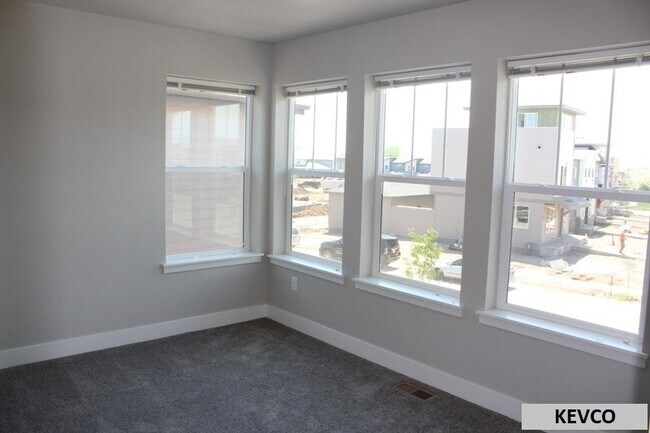 Building Photo - Gorgeous House in Dry Creek Neighborhood!