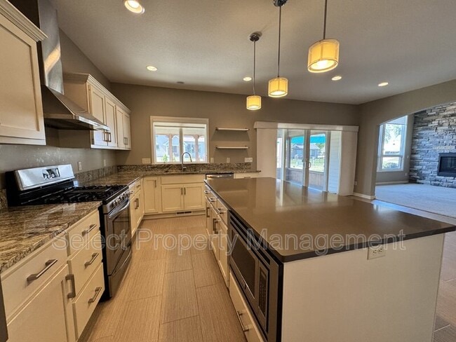 Building Photo - 1752 Woodlark Dr