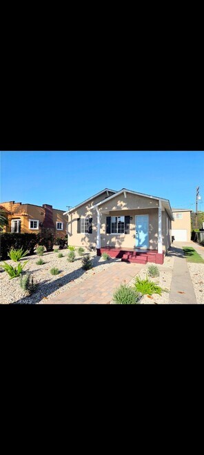 Building Photo - 5552 Lewis Ave