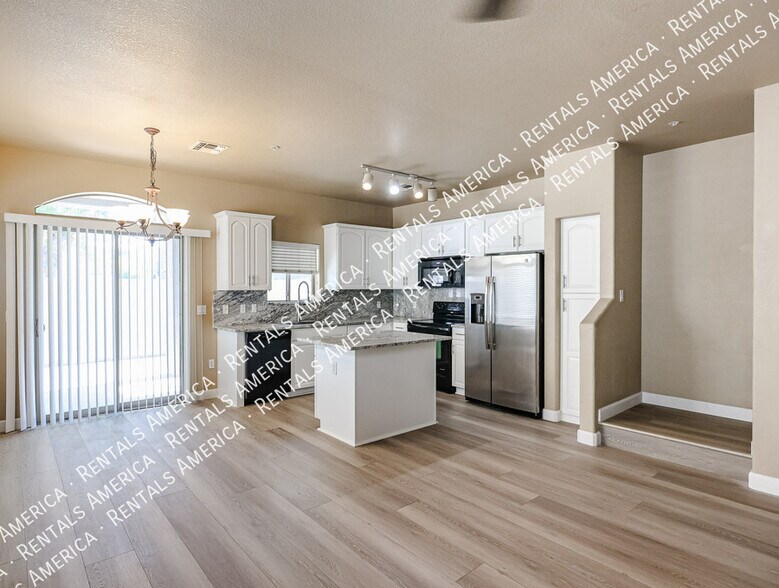 Building Photo - 2401 E Rio Salado Pky