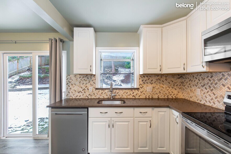 Building Photo - 9807 32nd Ave SW