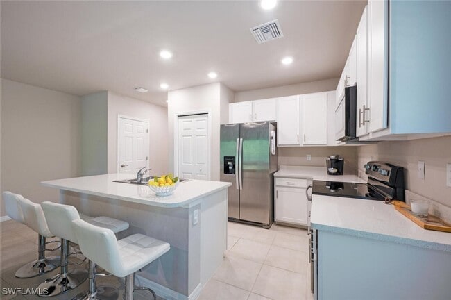 Building Photo - 15201 Wildflower Cir