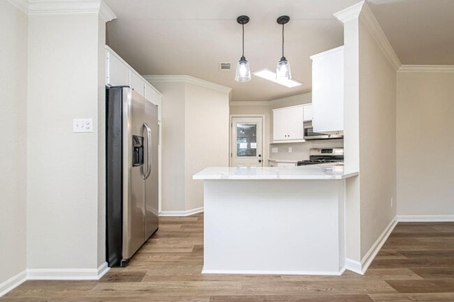 Building Photo - 23 Pamela Ln