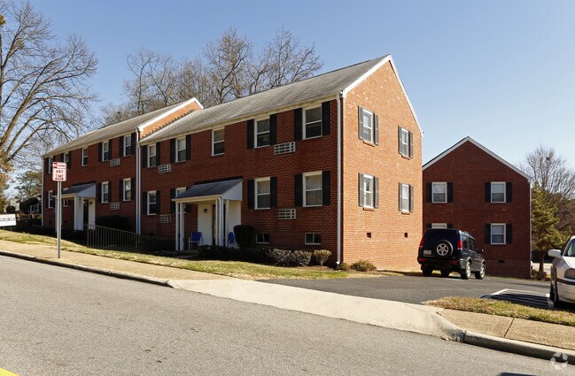 Building Photo - Smallwood Apartments