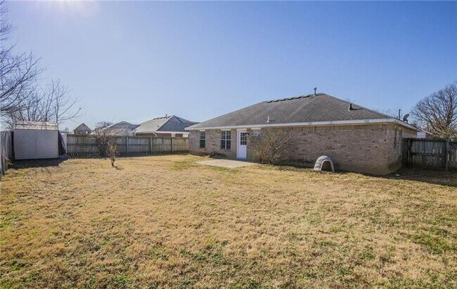 Building Photo - ***520 Walker Street***