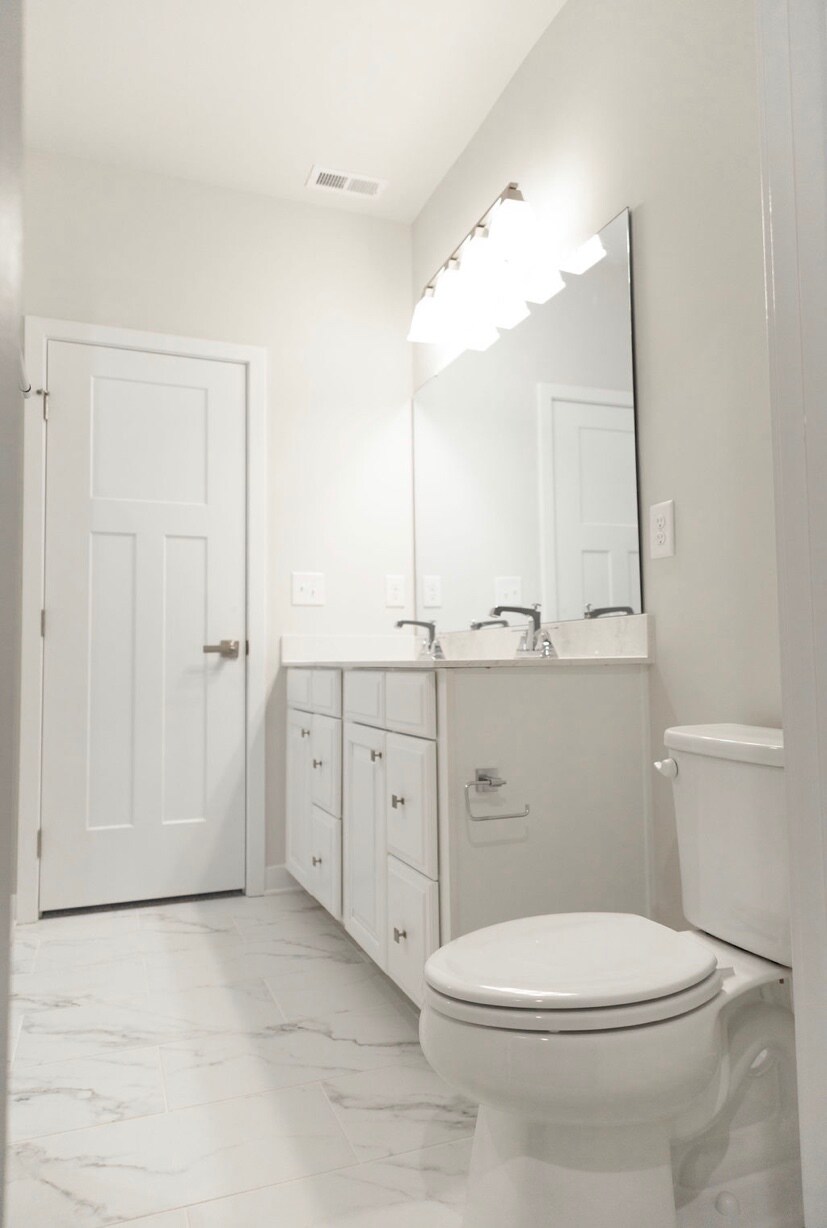 Building Photo - 436 W Tremont Ave