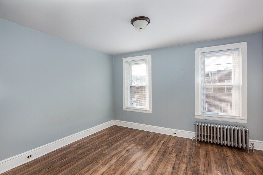 Building Photo - 3030 Tulip St