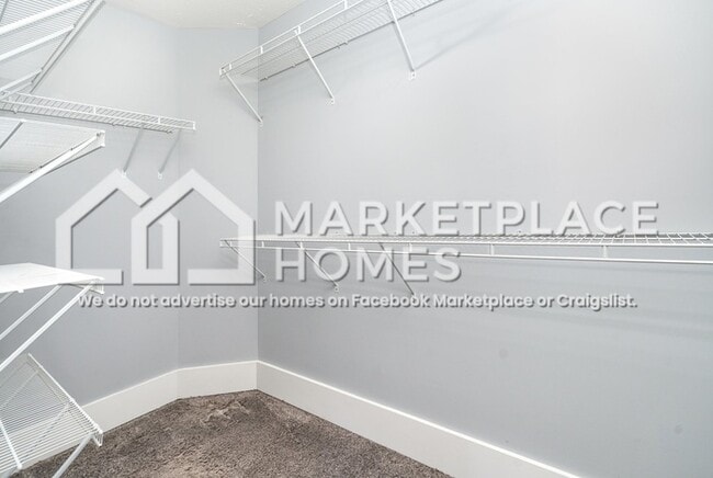 Building Photo - 144 Laurel Way