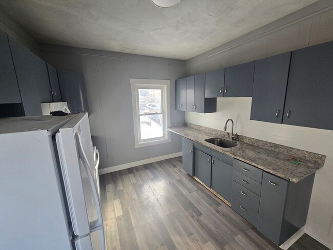 Building Photo - 351 Tecumseh St