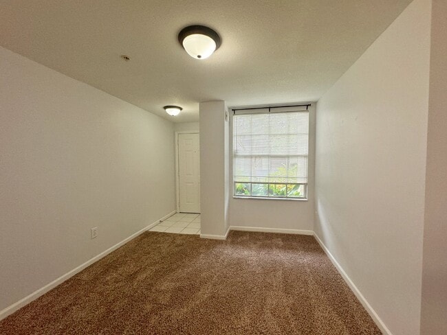 Building Photo - Las Palmas, one-bedroom first floor condo ...