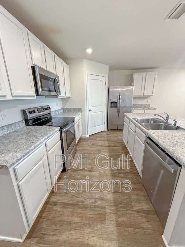 Building Photo - 7469 Steeplechase Blvd