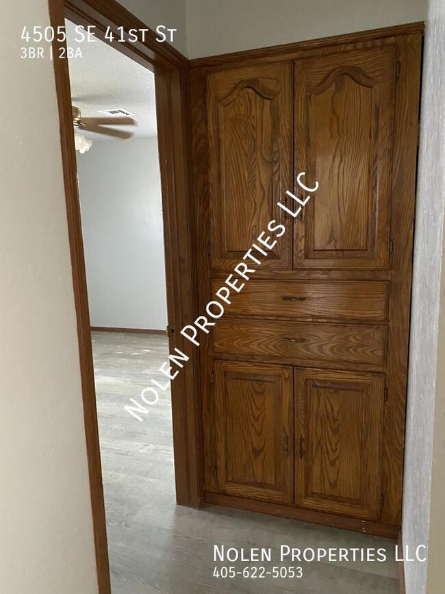 Building Photo - 4505 SE 41st St