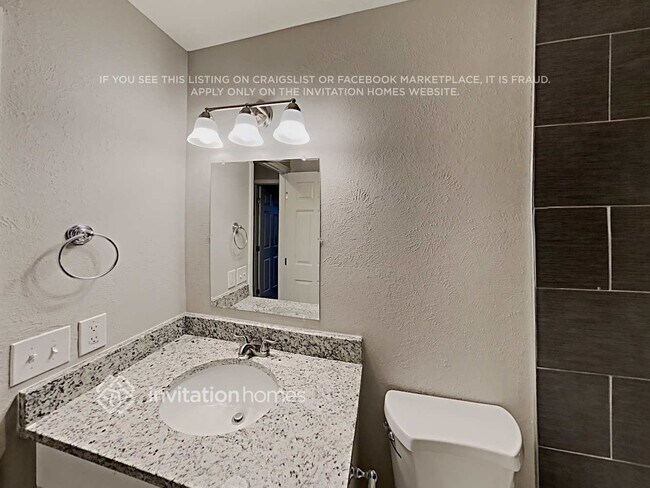 Building Photo - 7110 Fenton Cir