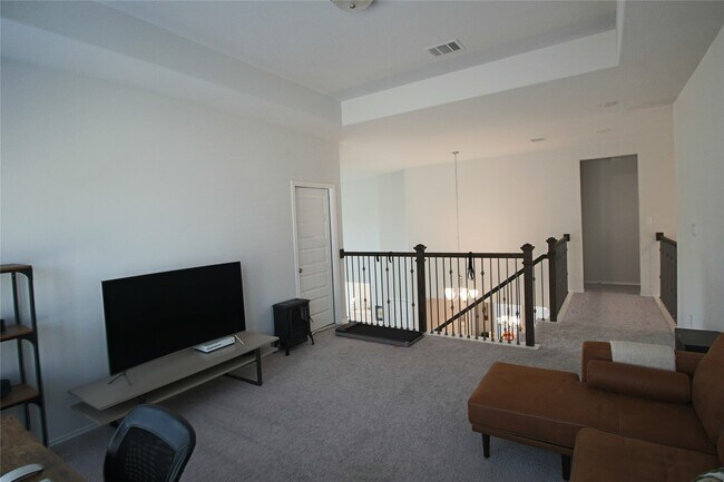 Building Photo - 24727 Tanoureen Dr