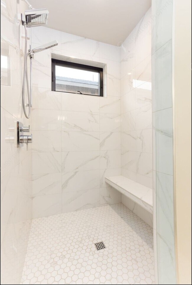 Building Photo - Exquisite Tetherow Living with Resort Memb...