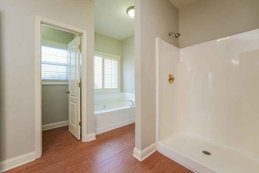 Building Photo - 412 Big Leaf Walk