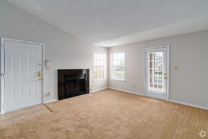 2BR, 1BA - 810SF - Living Room - Regency Gardens Apartments