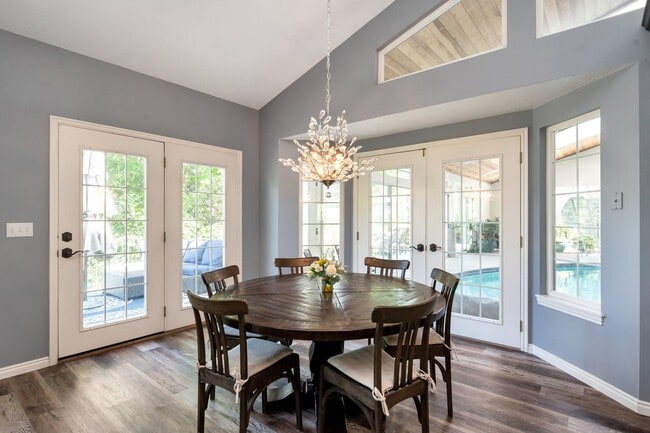 Building Photo - Immaculate Home for rent in gated cul-de-sac!