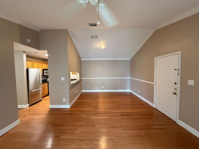 Building Photo - 4053 Crockers Lake Blvd