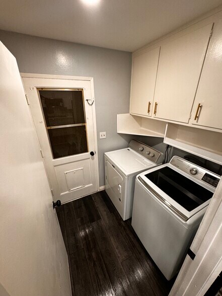 Building Photo - 7147 Pomelo Dr