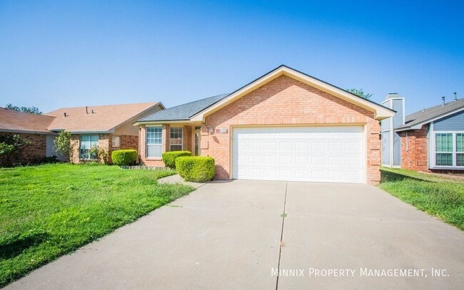 Building Photo - 6125 8th Dr