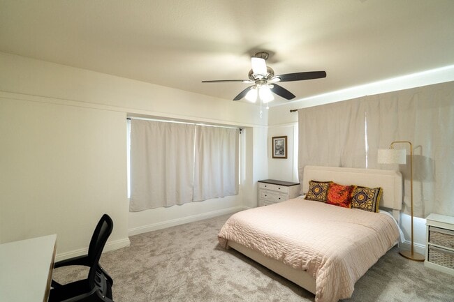 Building Photo - 6407 Dix St