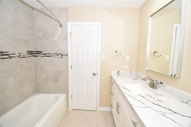 Building Photo - 1330 Westgreen Blvd