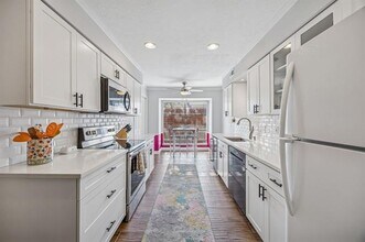 Building Photo - 10019 Regal Park Ln