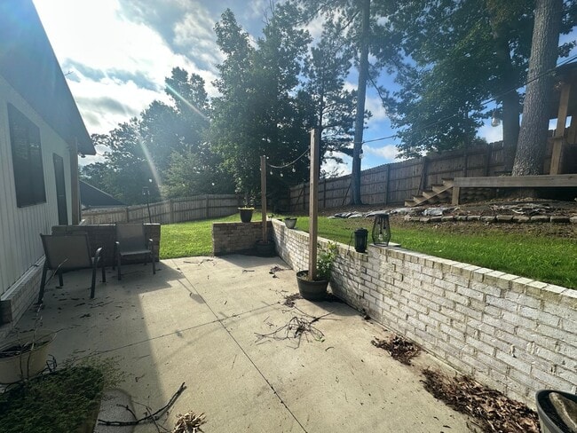 Building Photo - Stunning 4BR/2BA Home in Legacy Hill Estates