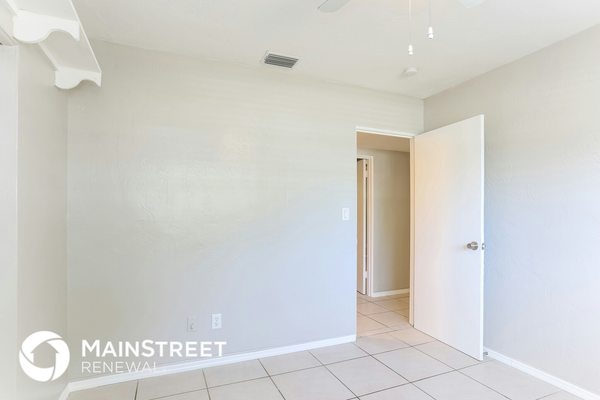 Building Photo - 3828 Neptune Dr SE