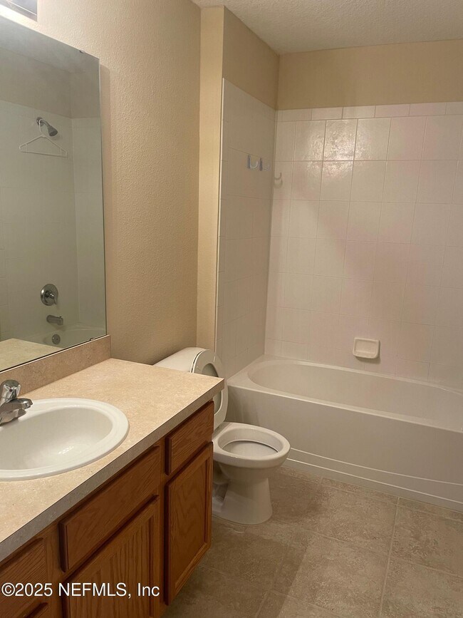 Building Photo - 575 Oakleaf Plantation Pkwy