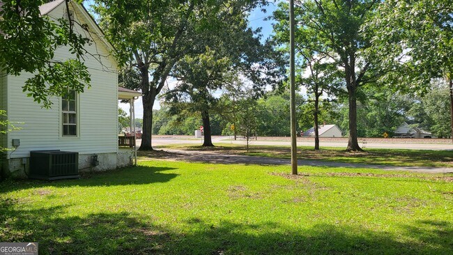 Building Photo - 774 Macon Ave