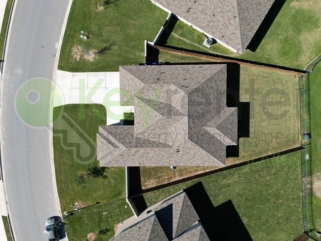 Building Photo - Gorgeous 'Tres Lagos' 4 bed/3 bath home, now available in McAllen, TX