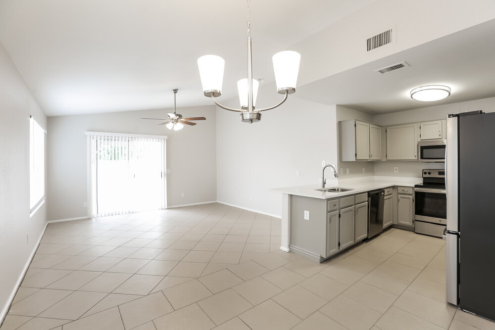 Building Photo - 5033 E Covina St