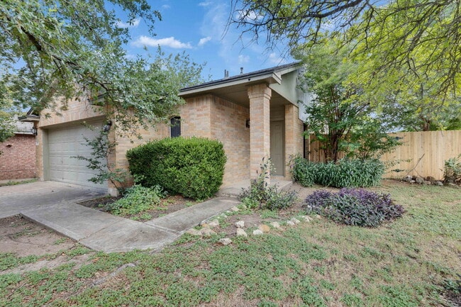 Building Photo - Move In Special- $250 off 1st Full Months ...