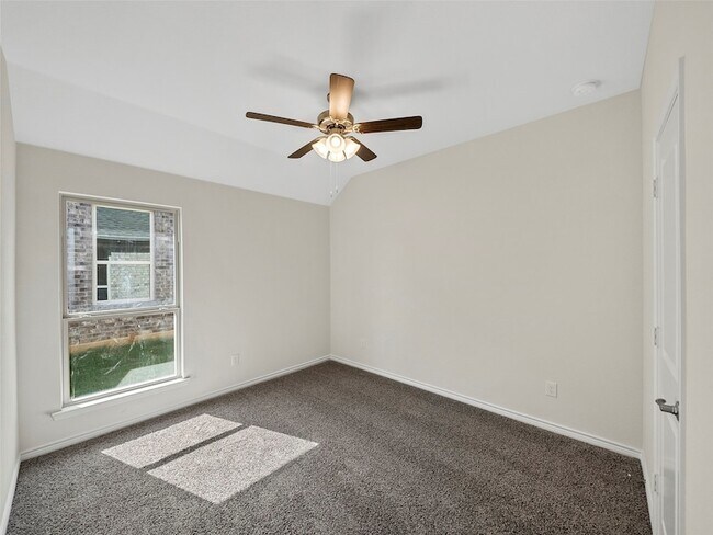 Building Photo - 10505 Breezeway Dr