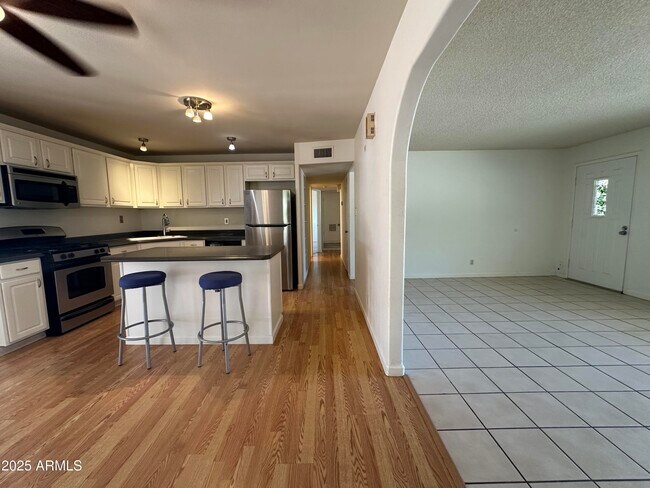 Building Photo - 9414 N 17th St