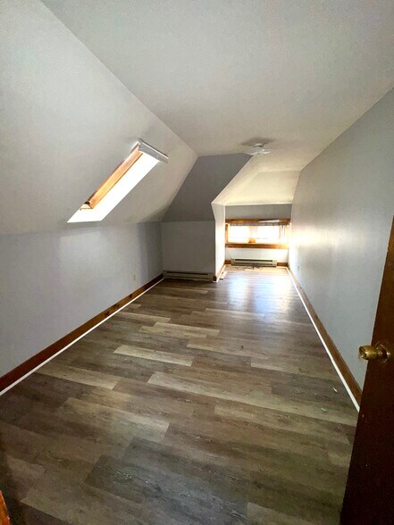 bedroom 2 - 59 Bartlett Ave