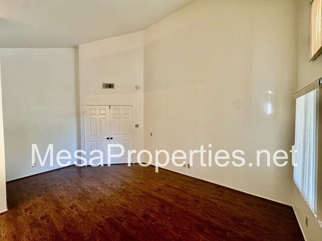 Building Photo - 1488 Poppy Ave